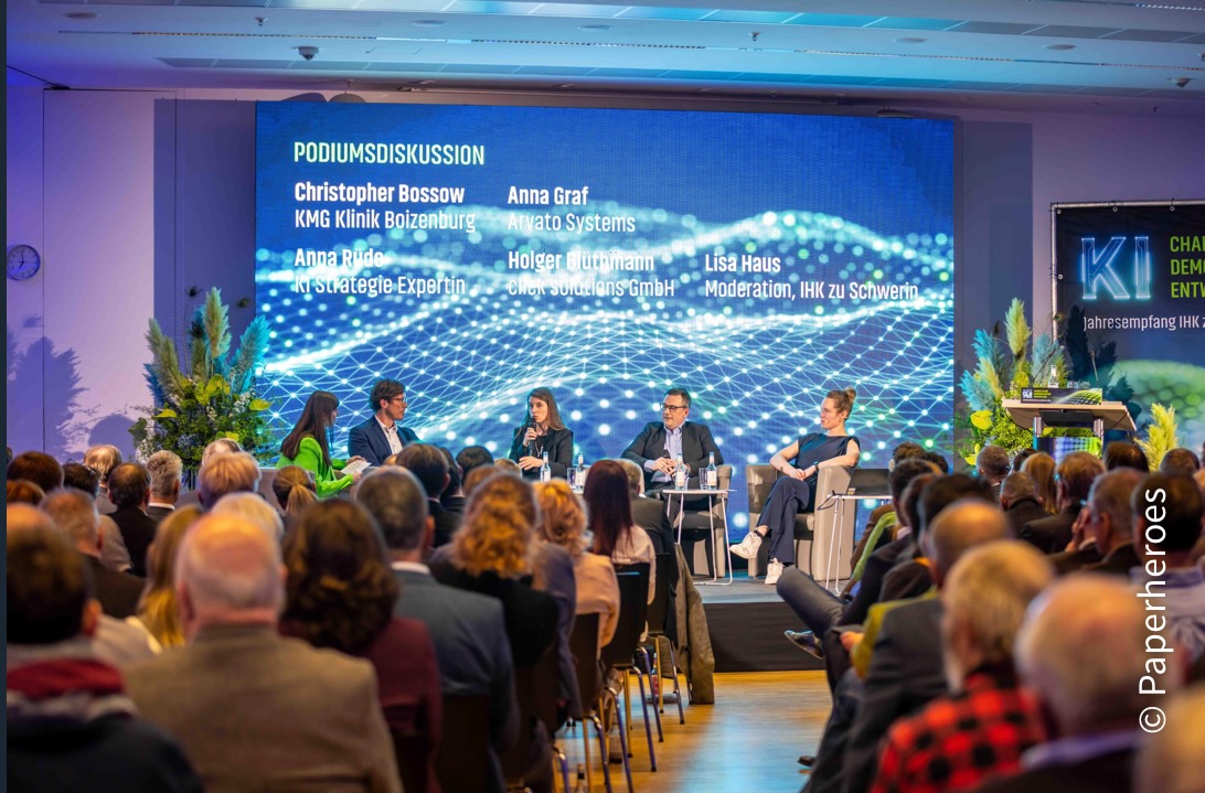 Panel Diskussion mit Anna Graf, Moderation: Geschäftsstellenleitung Lisa Haus