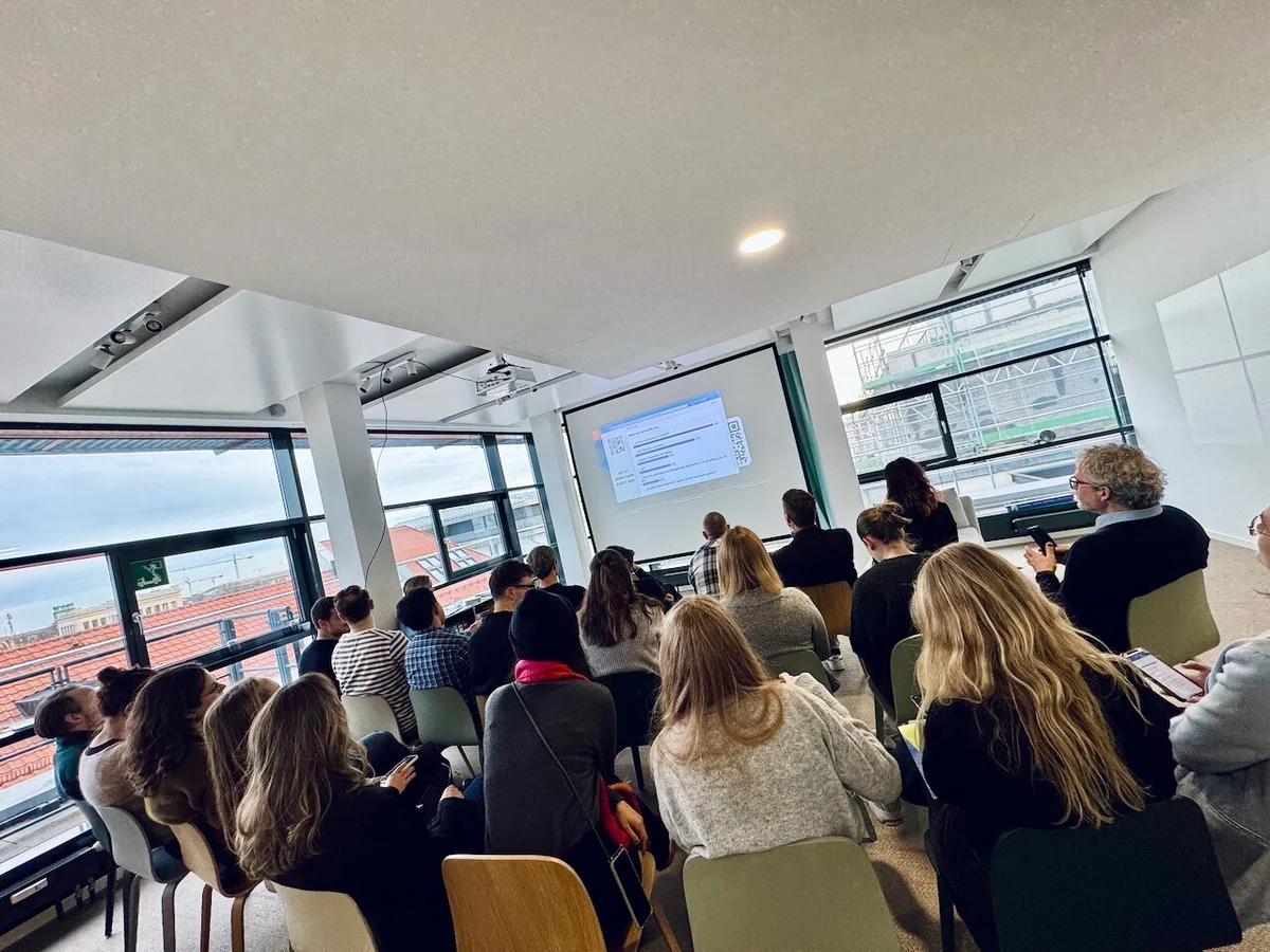 Anna Rüde beim KI-Kickoff der KVL Bauconsult in München