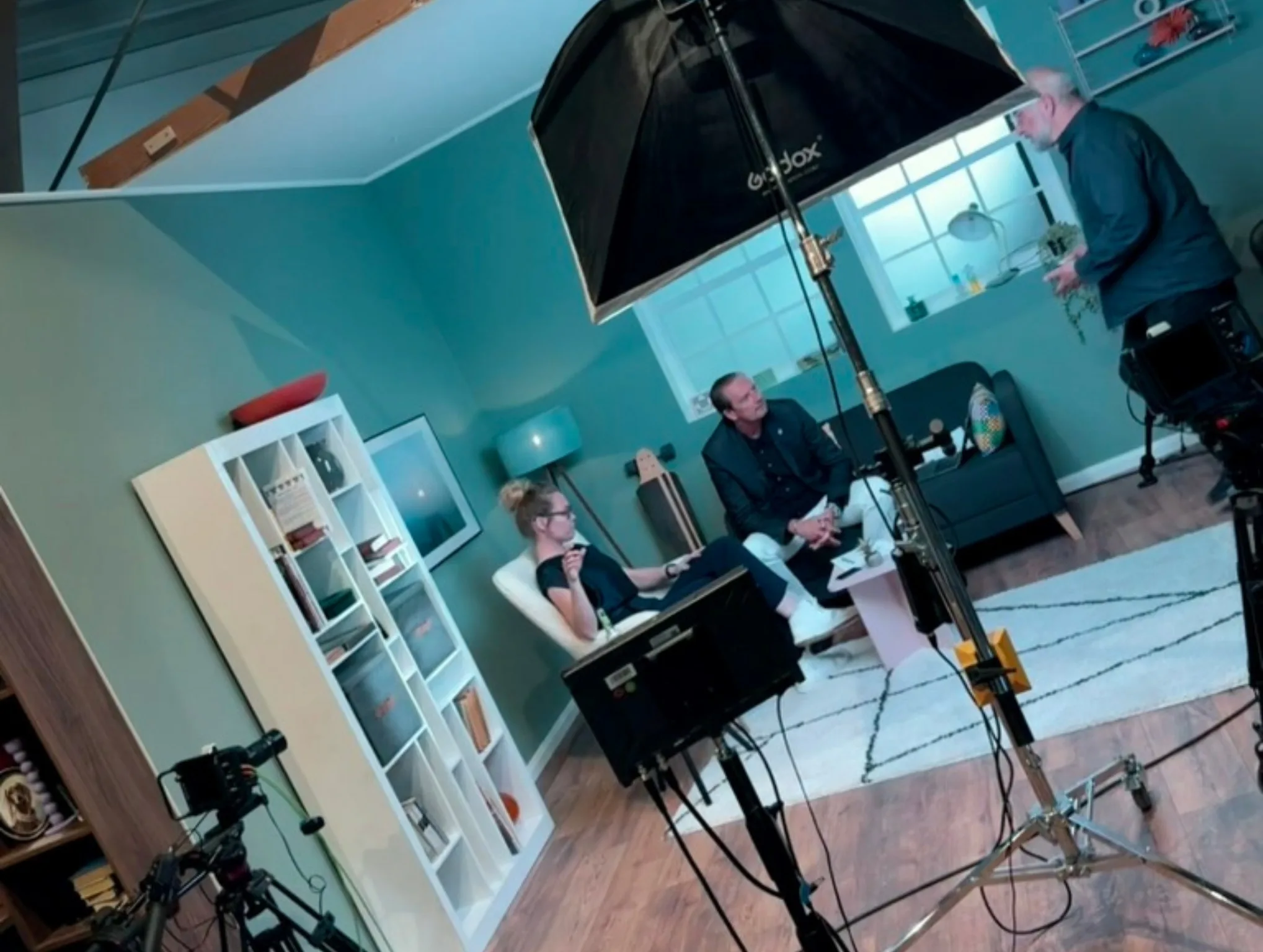 Noch ein letztes Briefing: Podcast Aufnahme Peppermind Lounge mit Tom Röricht von Contentfleet